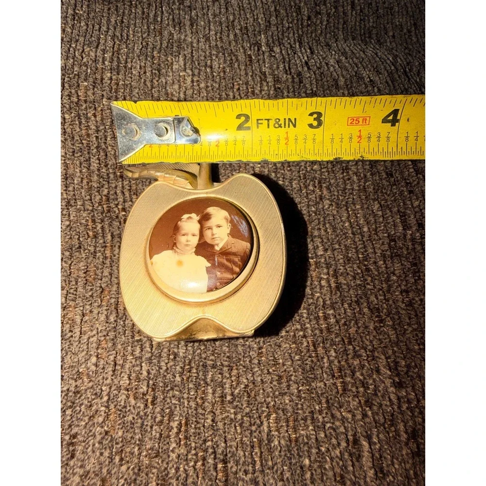 Vintage Brass Apple Picture Frame – Cottagecore Desk Decor, Retro Fruit Accent